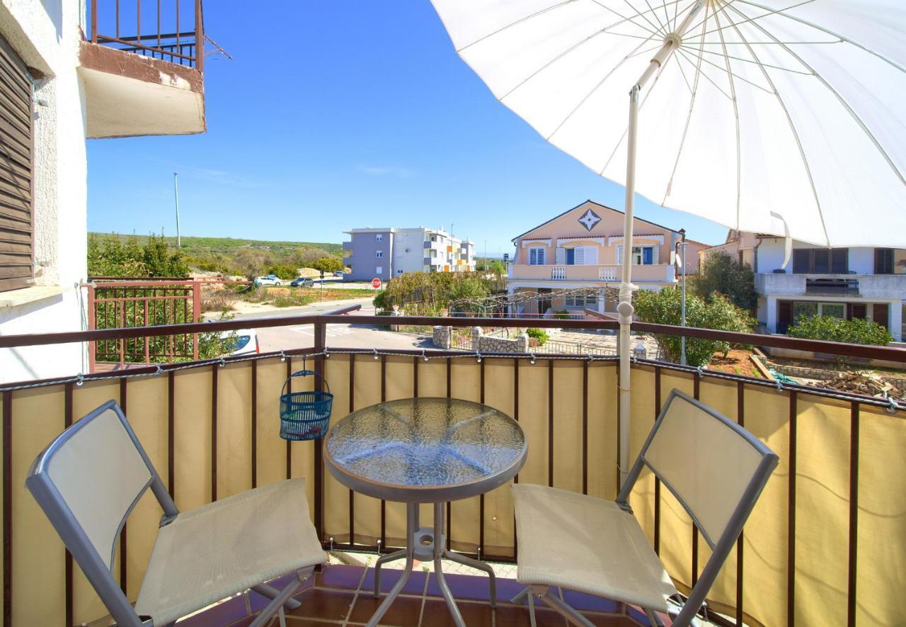 Studio Apartment Vesna Krk Town Exteriör bild