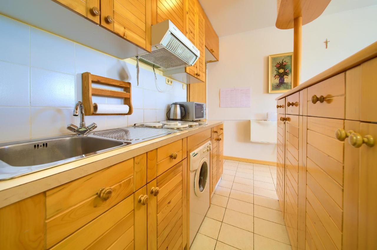 Studio Apartment Vesna Krk Town Exteriör bild