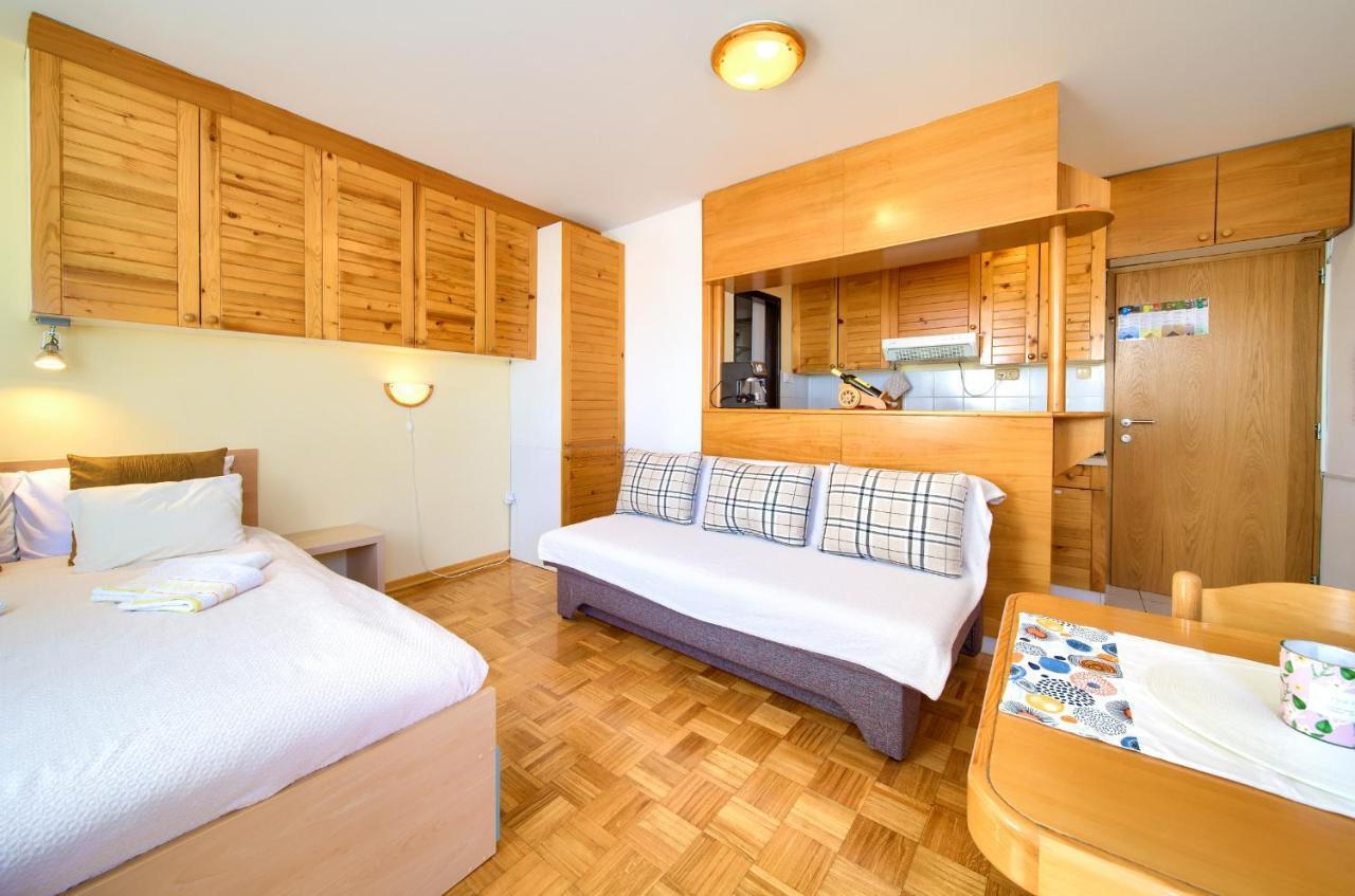 Studio Apartment Vesna Krk Town Exteriör bild