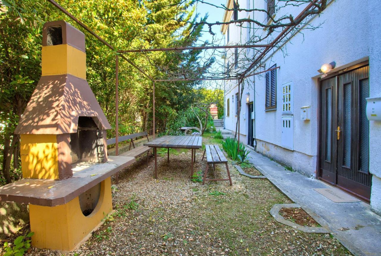 Studio Apartment Vesna Krk Town Exteriör bild
